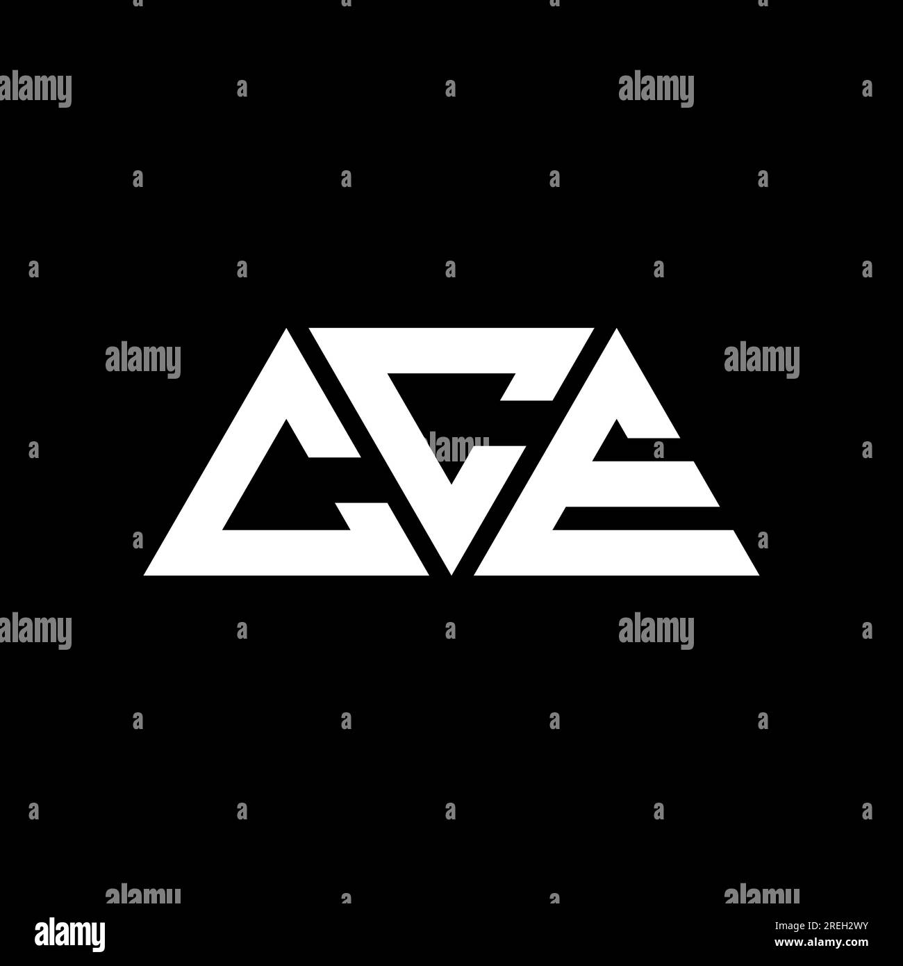 Logo de lettre triangle CCE avec forme de triangle. Monogramme de logo triangle CCE. Modèle de logo vecteur triangle CCE avec couleur rouge. CCE triangul Illustration de Vecteur