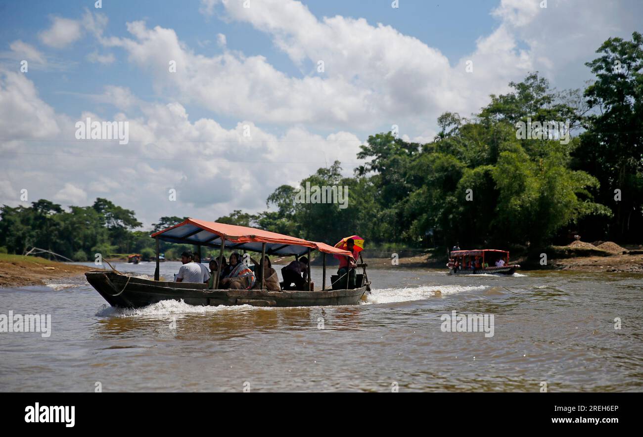 Bichanakandi est situé dans un village de Rustampur Union à Goainghat Upazila dans le district de Sylhet, au Bangladesh. Ces dernières années, la rivière a vu un Banque D'Images