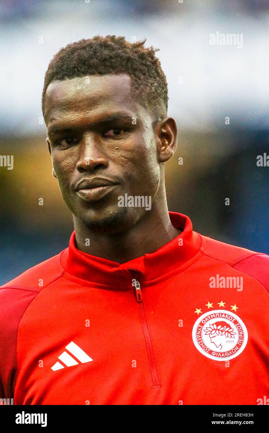 Ossenyou Ba, jouant pour l'Olympiacos FC, photographié lors d'une séance d'entraînement à l'Ibrox Stadium, Glasgow, Royaume-Uni Banque D'Images