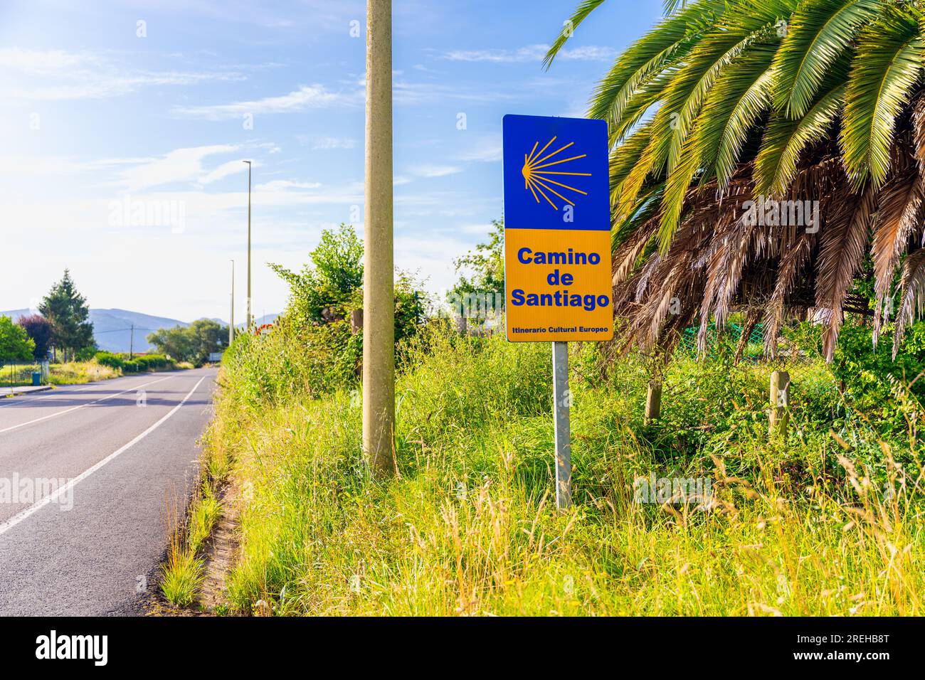 Camino de Santiago Waymarker à Cicero Espagne Banque D'Images
