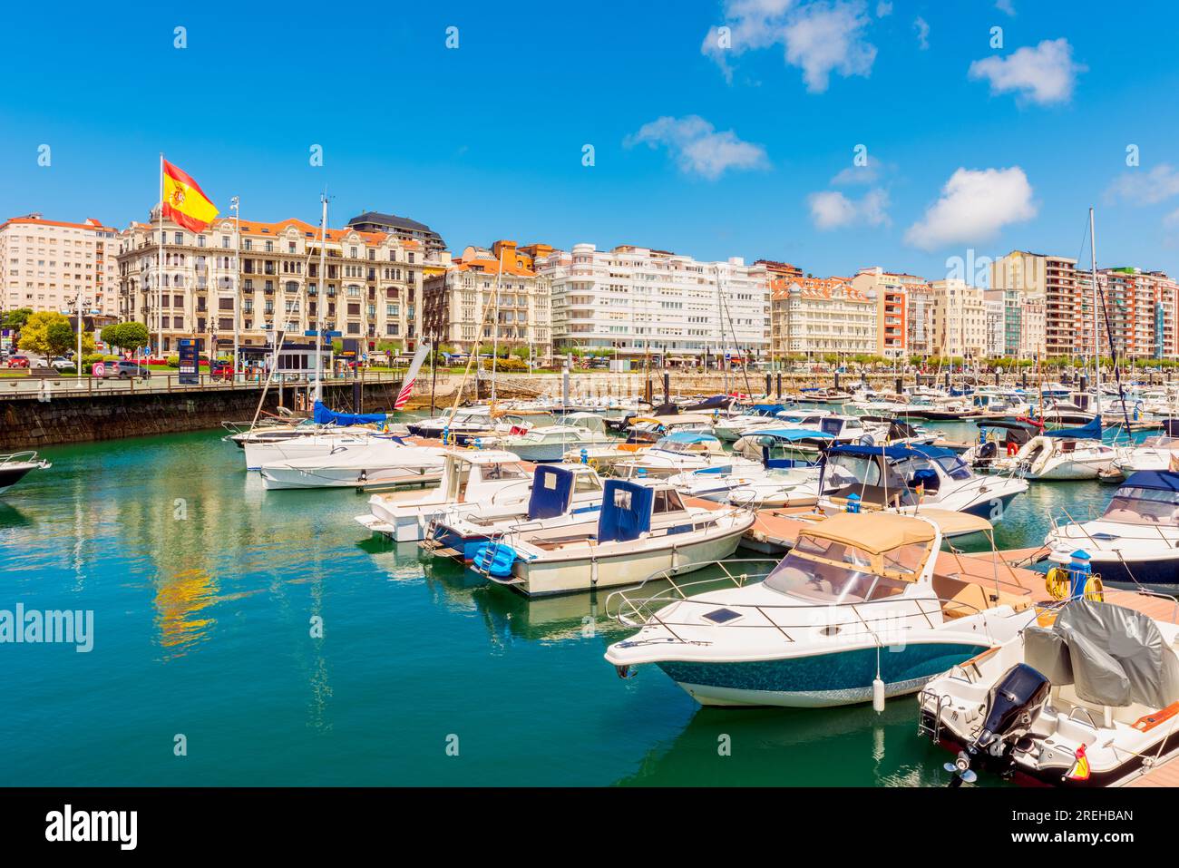 Marina à Santander Cantabria Espagne le jour d'été Banque D'Images