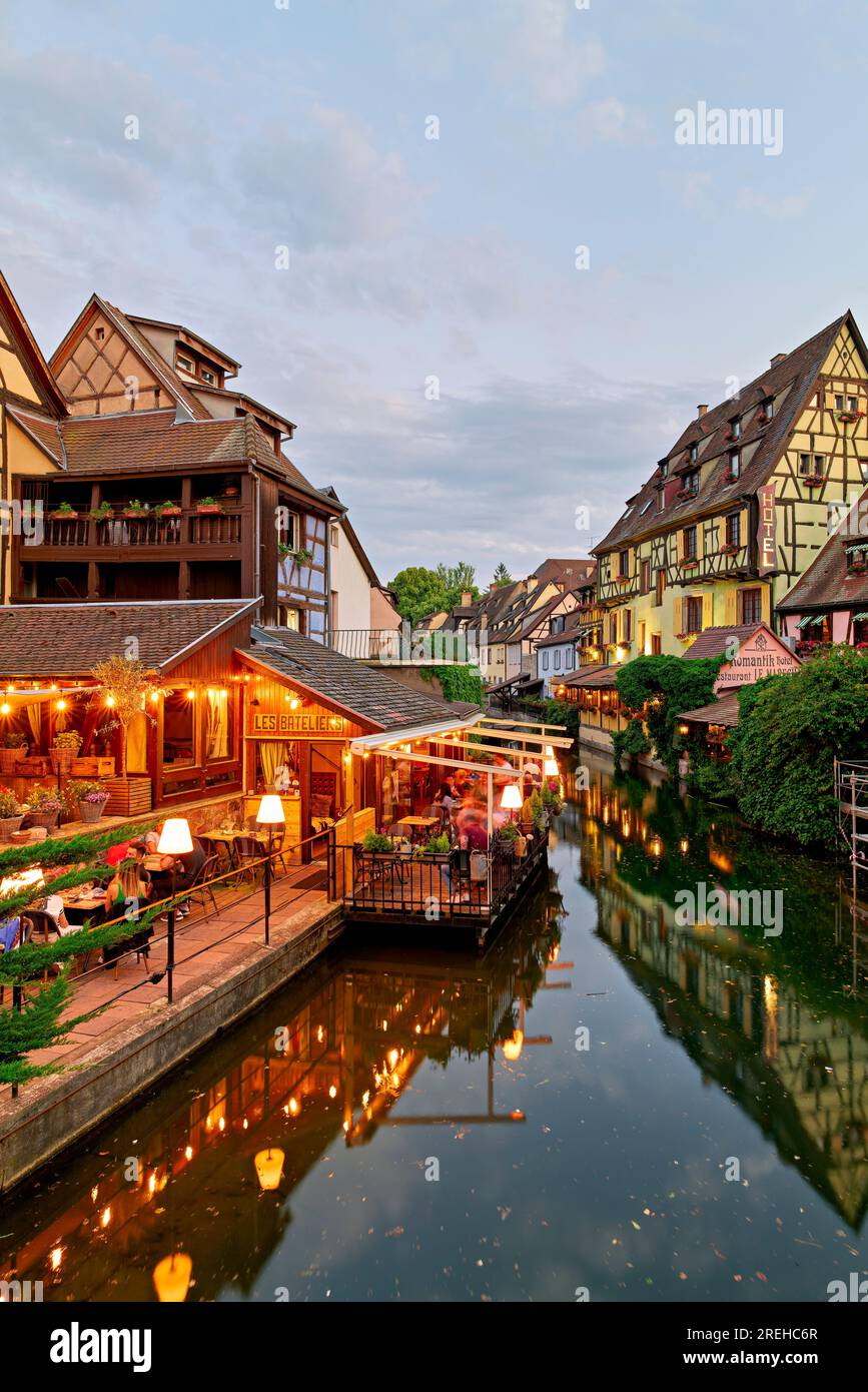 Colmar Alsace France. Route des vins d'Alsace. Les maisons à pans de bois de la petite Venise Banque D'Images