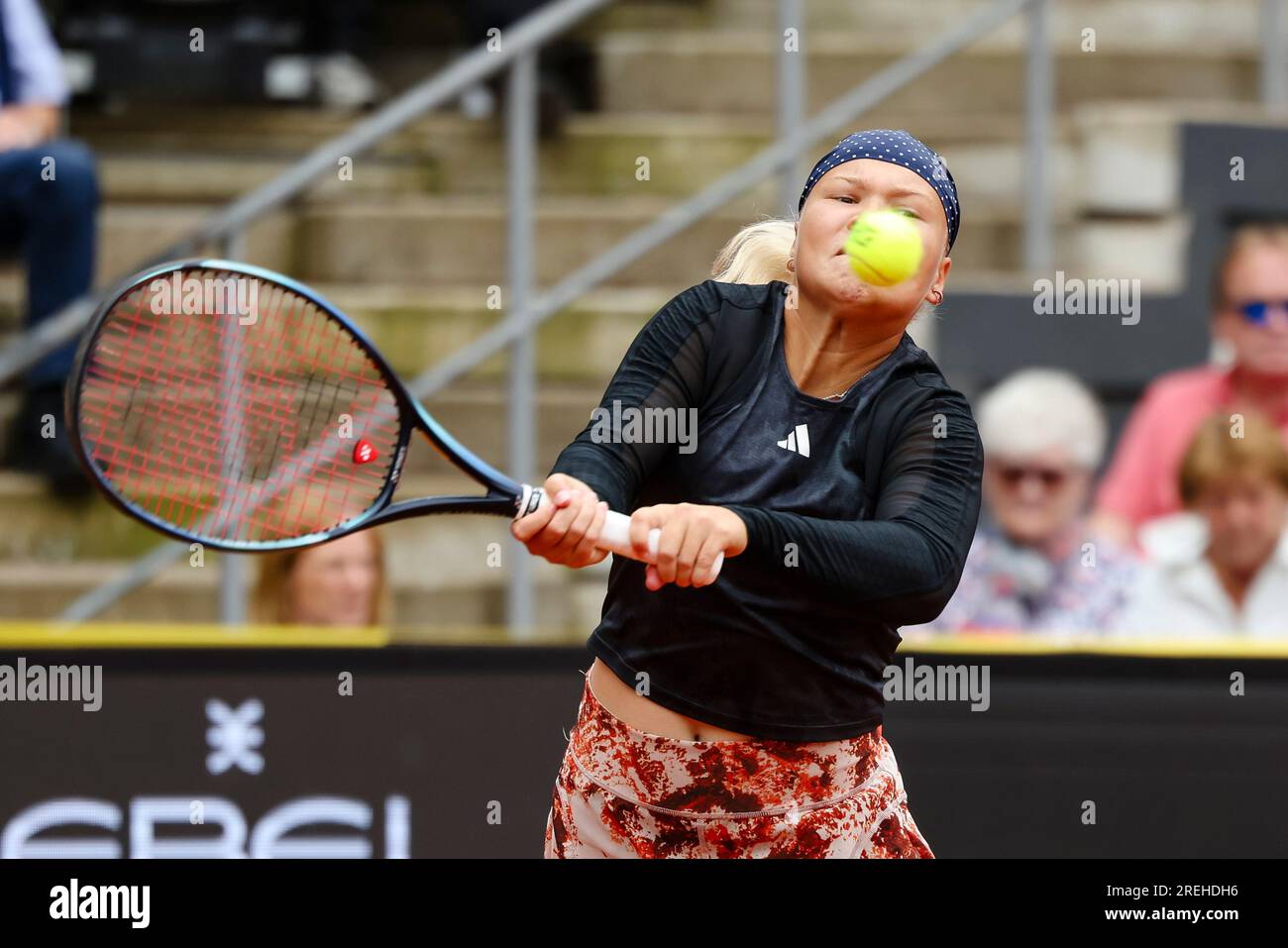 Hambourg, Allemagne. 28 juillet 2023. Tennis : Hamburg European Open (tournoi WTA), Rothenbaum tennis Stadium, femmes, célibataires, demi-finales, Noha Akugue (Allemagne) - Schnaider (Russie). Diana Schnaider est en action. Crédit : Frank Molter/dpa/Alamy Live News Banque D'Images