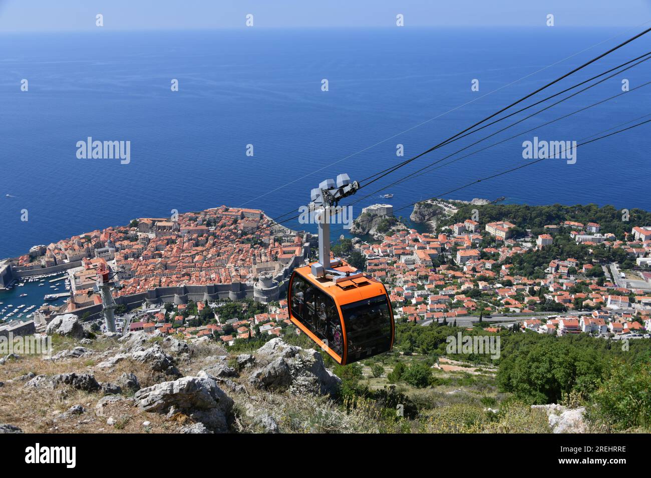Téléphérique de Dubrovnik de la vieille ville au mont SRD Banque D'Images