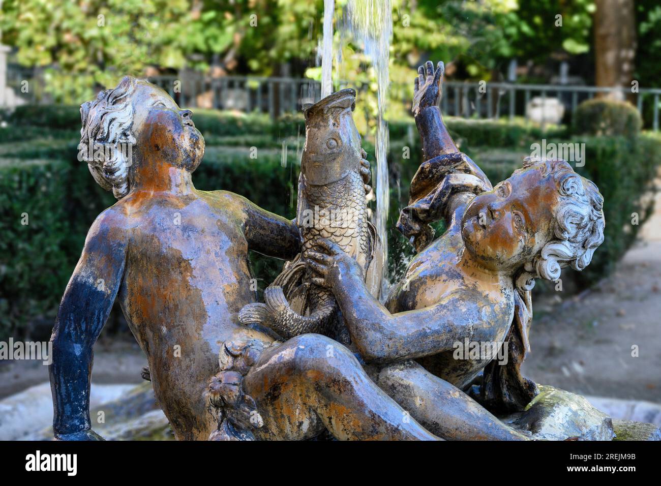 Chérubins sur une fontaine dans le jardin de l'île, au Palais Royal à Aranjuez, Comunidad de Madrid, Espagne. Banque D'Images