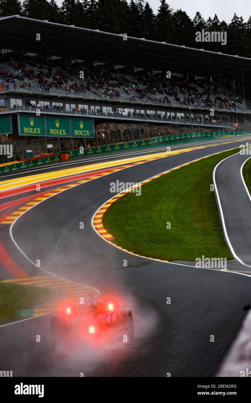 Stavelot, Belgique. 28 juillet 2023. Voiture Formule 2, illustration eau rouge, tribunes, gradins, lors de la 10e manche du Championnat FIA de Formule 2 2023 du 28 au 30 juillet 2023 sur le circuit de Spa-Francorchamps, à Stavelot, Belgique - photo Paul Vaicle/DPPI crédit : DPPI Media/Alamy Live News Banque D'Images