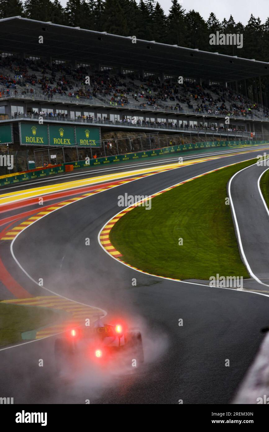 Voiture Formule 2, illustration eau rouge, tribunes, gradins, lors de la 10e manche du Championnat FIA de Formule 2 2023 du 28 au 30 juillet 2023 sur le circuit de Spa-Francorchamps, à Stavelot, Belgique Banque D'Images
