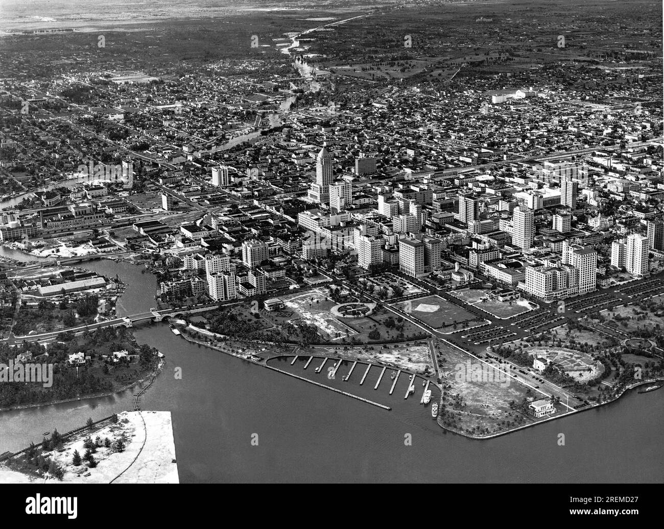 Miami, Floride : c. 1934 une vue aérienne de Miami, Floride. Banque D'Images