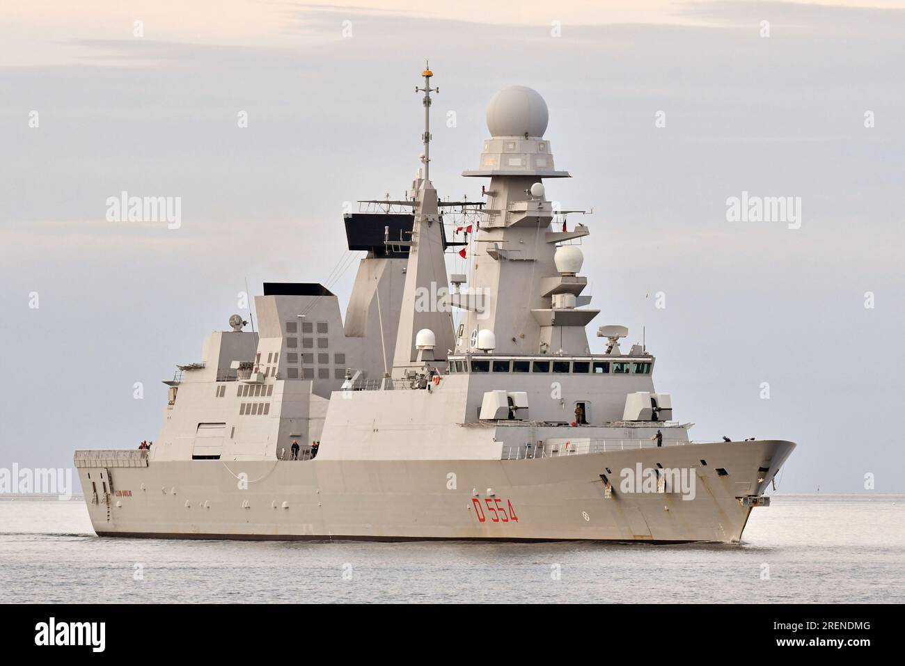 Le destroyer CAIO DUILIO de la marine italienne au fjord de Kiel Banque D'Images