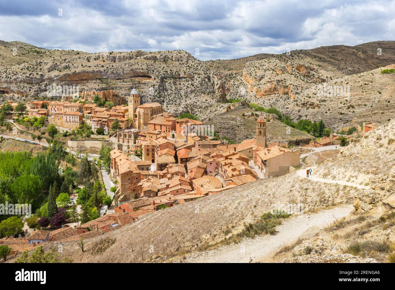 Ville historique et le paysage environnant d'Albarracin, Espagne Banque D'Images
