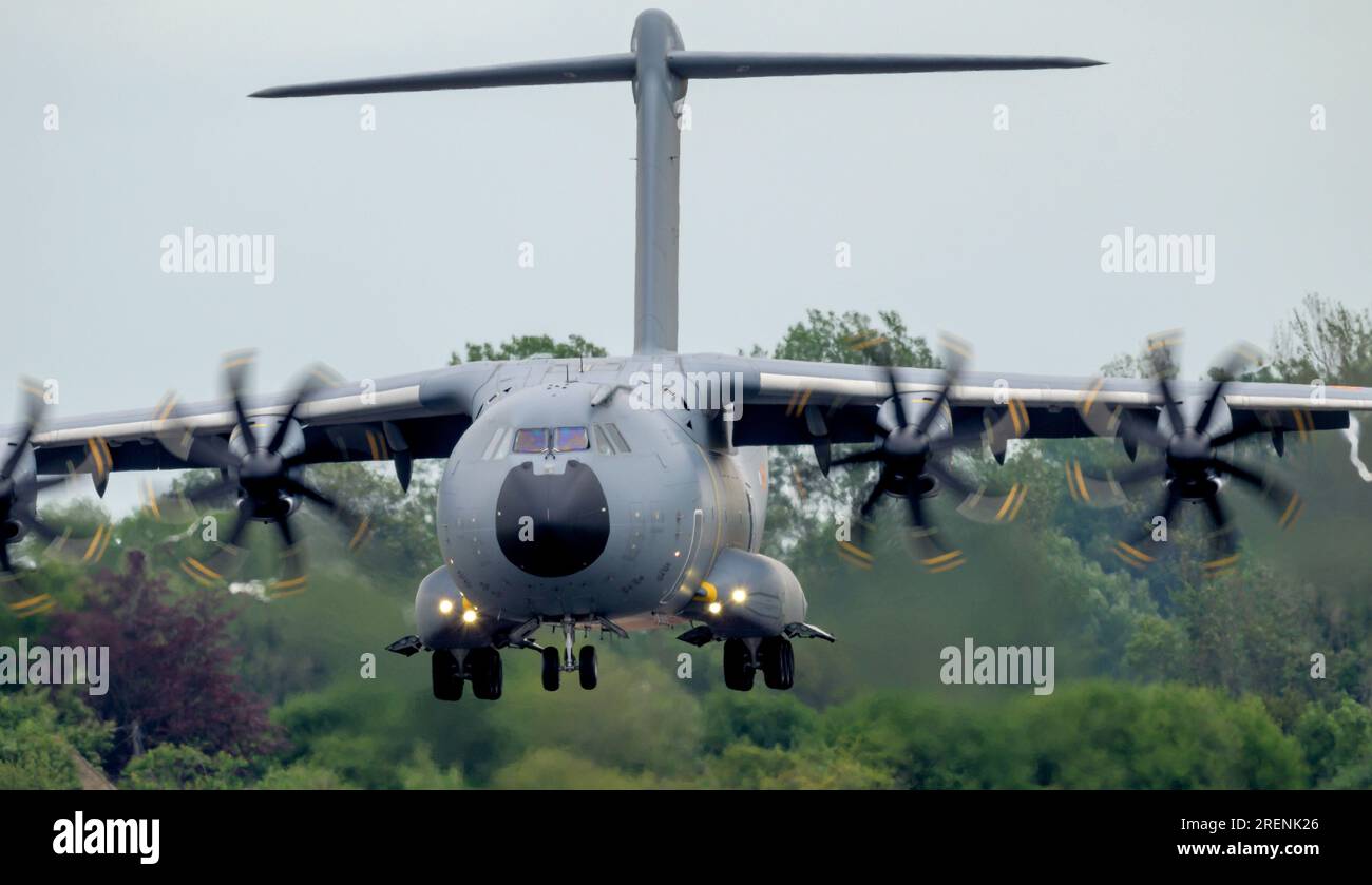 L'Airbus A400M de l'armée de l'air belge arrive au Royal International Air Tattoo 2023 Banque D'Images