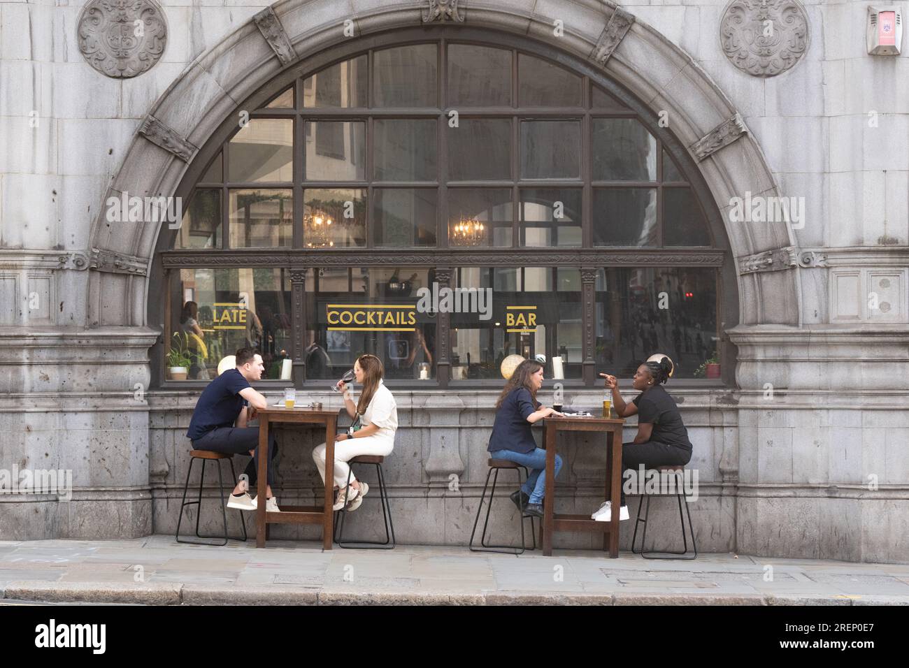 Ludgate Hill est une rue et ses environs, sur une petite colline dans la ville de Londres, en Angleterre Banque D'Images