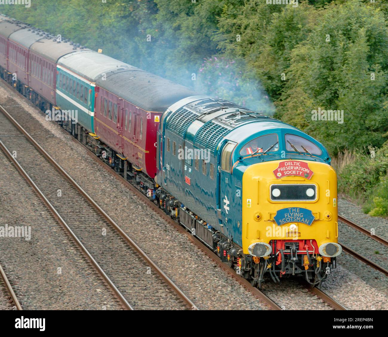 Sunnyhill Derby Royaume-Uni 29 juillet 2023 : une locomotive diesel vintage Class 55 Deltic sur un train d'excursion spécial à Londres Kings Croiss Banque D'Images