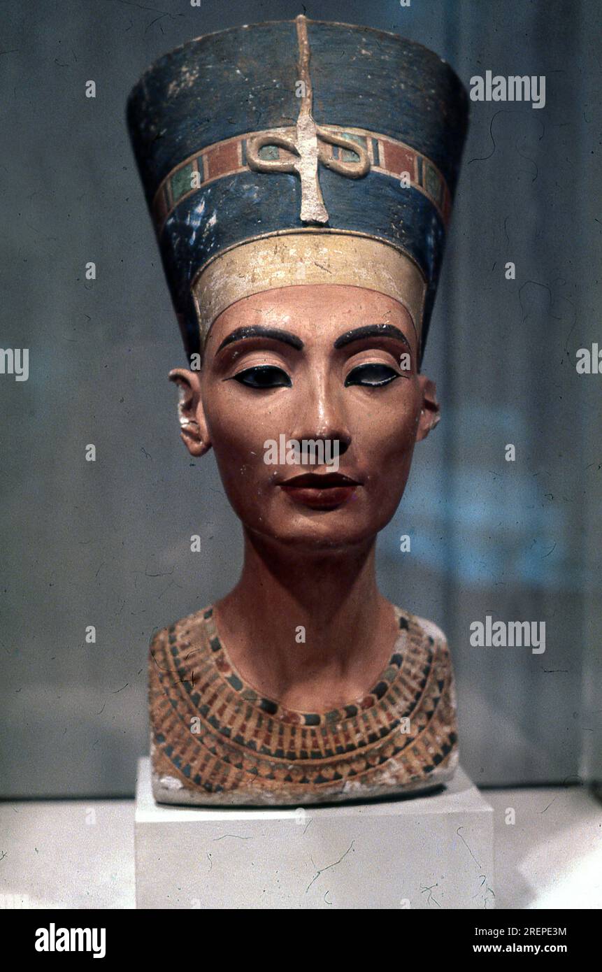 Statue of Egyptian Art Queen Nefertiti Bust Gold Plated Made in Egypt. Nefertiti was a Queen of Egypt