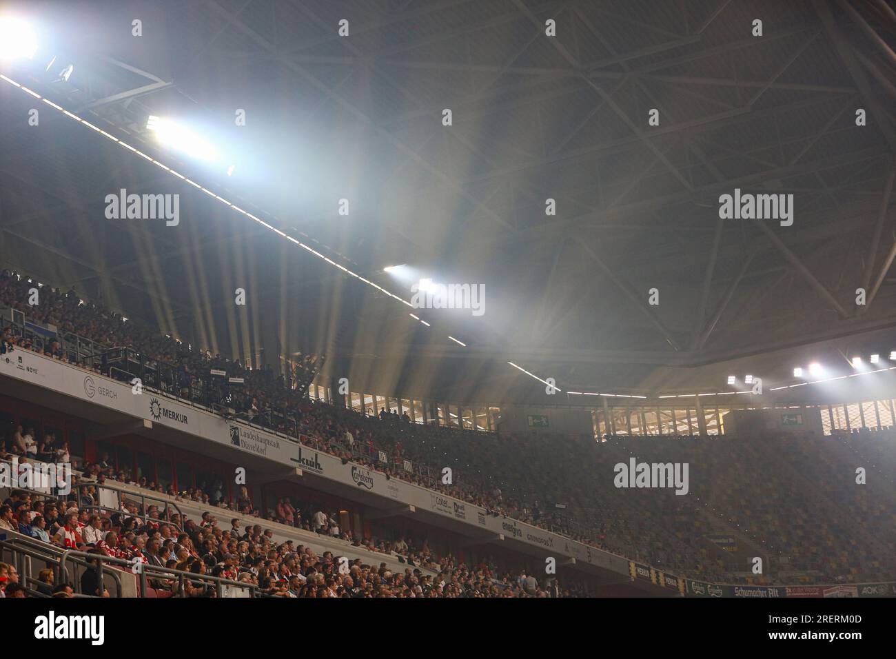 Düsseldorf, Allemagne, 29.07.2023. Fortuna Duesseldorf vs Hertha BSC, football, 2. Bundesliga, 1. Journée, saison 2023/2024. LES RÈGLEMENTS DU MERKUR SPIEL-ARENA DFL INTERDISENT TOUTE UTILISATION DE PHOTOGRAPHIES COMME SÉQUENCES D’IMAGES ET/OU QUASI-VIDÉO. Crédit : newsNRW / Alamy Live News Banque D'Images