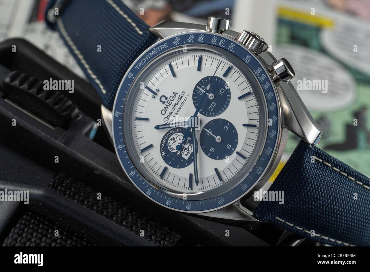 Omega Speedmaster Apollo 13 Silver Snoopy Award Banque D'Images