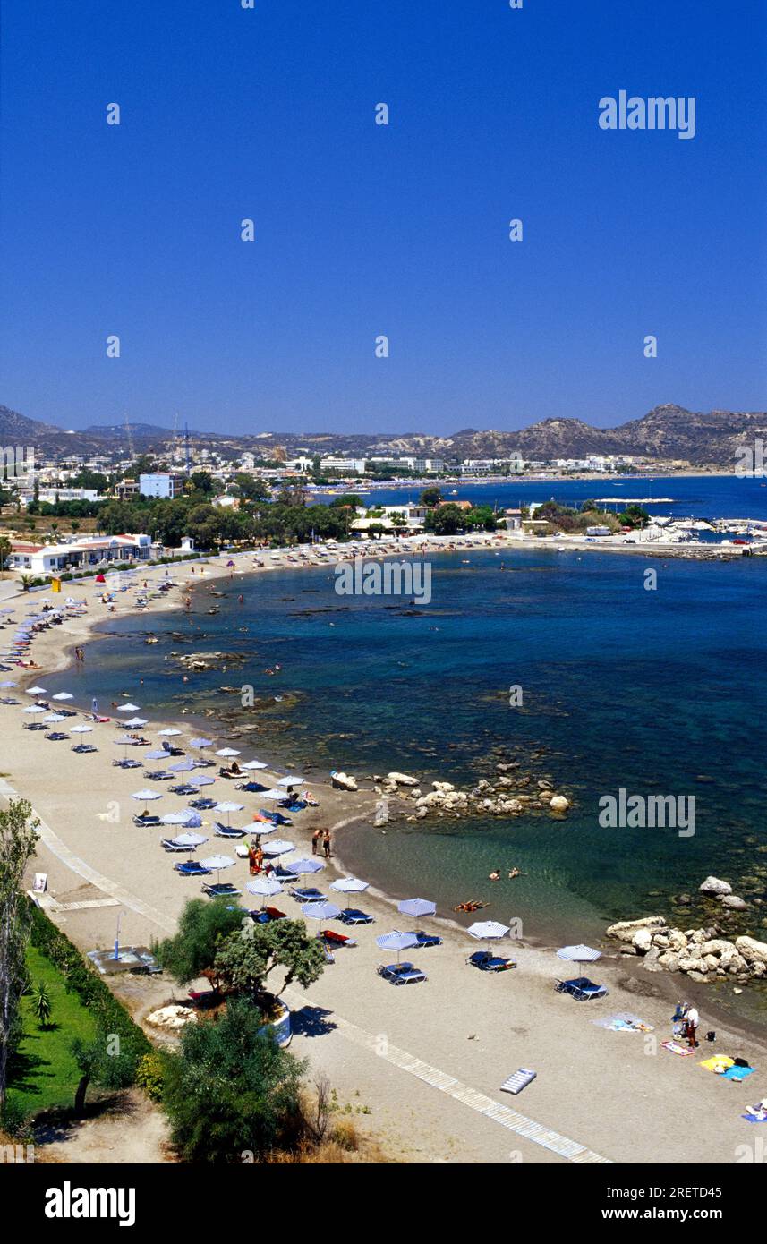 Plage à Faliraki, Rhodes, Grèce Banque D'Images