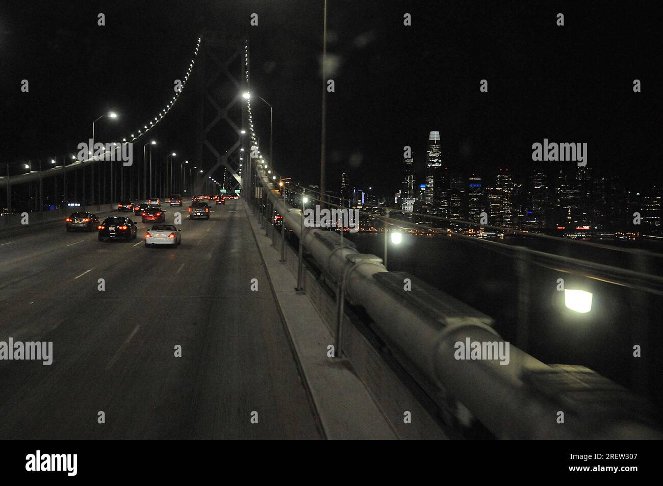 Treasure Island San Francisco /Bay Brige /california/ 12 septembre 2019/San Francisco par des lumières nocturnes et vue depuis le pont de la baie . (Photo..Francis Dean / Deanimages). Banque D'Images