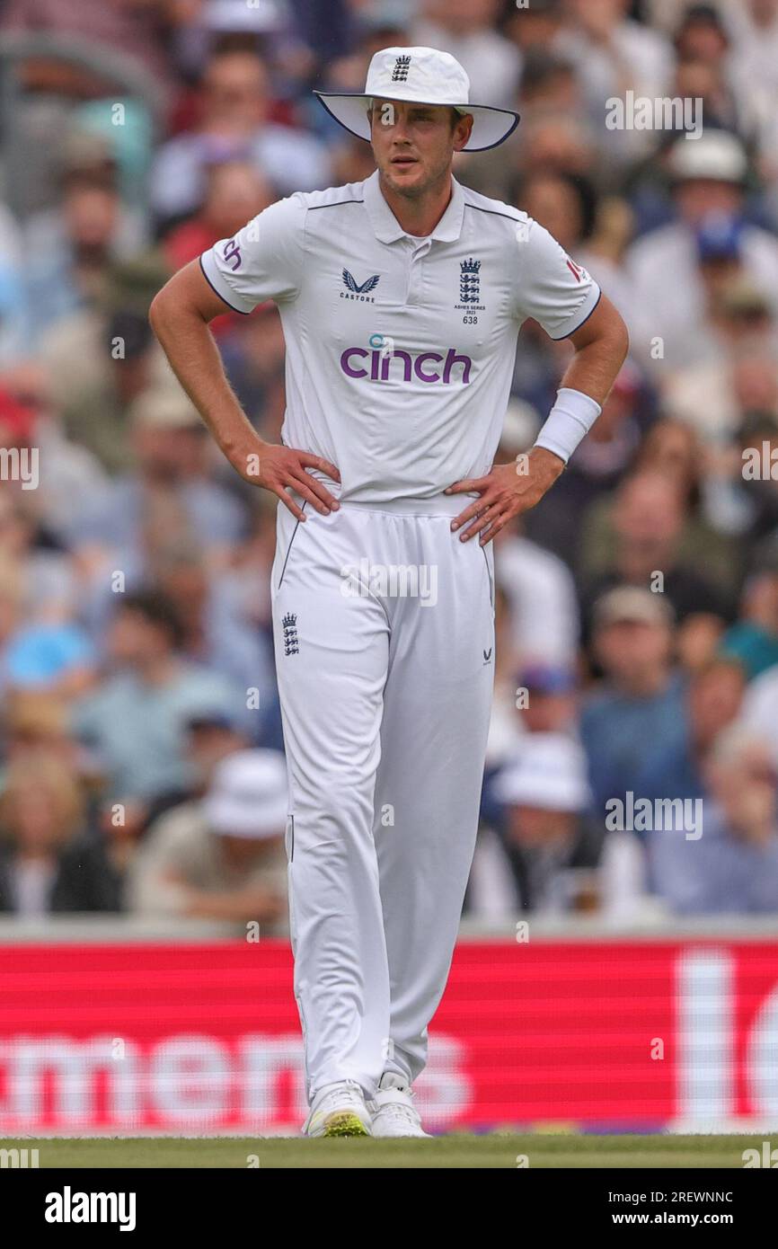 Stuart Broad d'Angleterre pendant la LV= Insurance Ashes Fifth Test Series Day four Match Angleterre vs Australie au Kia Oval, Londres, Royaume-Uni, 30 juillet 2023 (photo de Mark Cosgrove/News Images) Banque D'Images