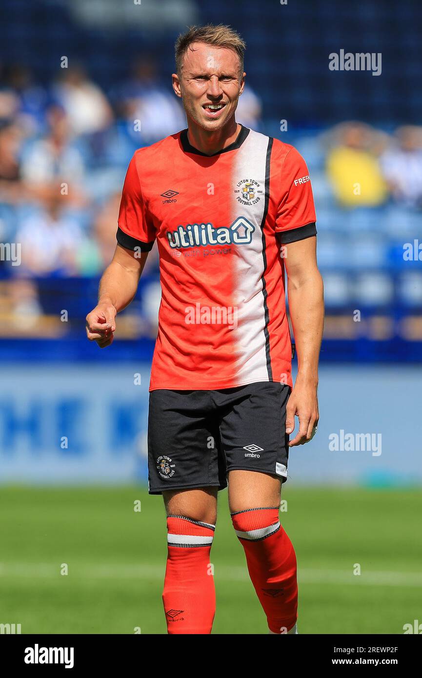 Sheffield, Royaume-Uni. 29 juillet 2023. L'attaquant de Luton Town Cauley Woodrow (10) lors du match amical de pré-saison Sheffield Wednesday FC vs Luton Town FC au Hillsborough Stadium, Sheffield, Royaume-Uni le 29 juillet 2023 Credit : Every second Media/Alamy Live News Banque D'Images