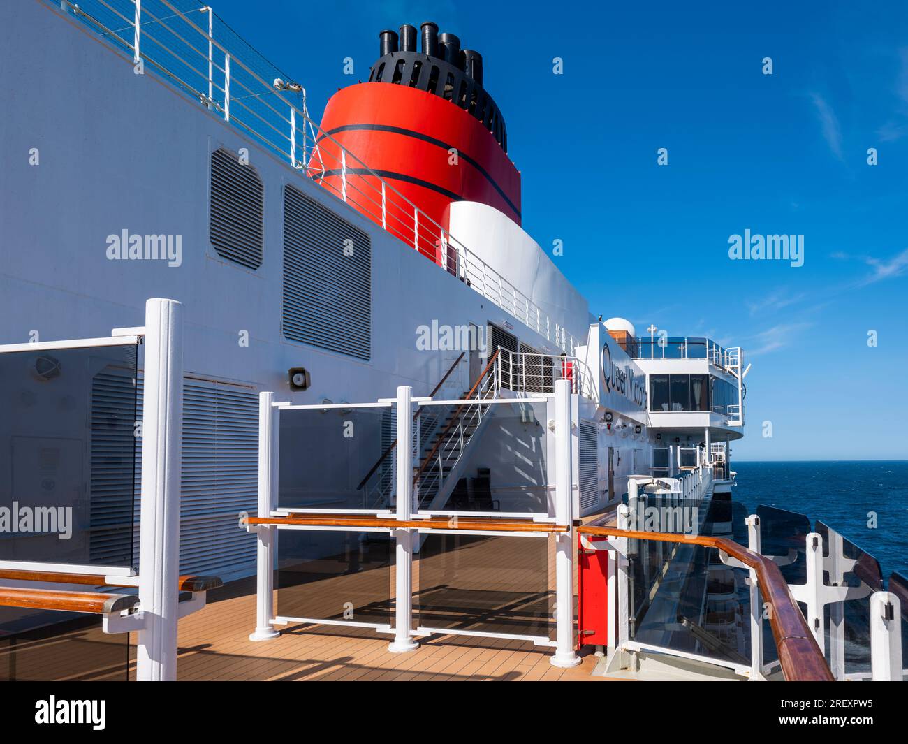 Pont supérieur du MS Queen Victoria de Cunard Banque D'Images