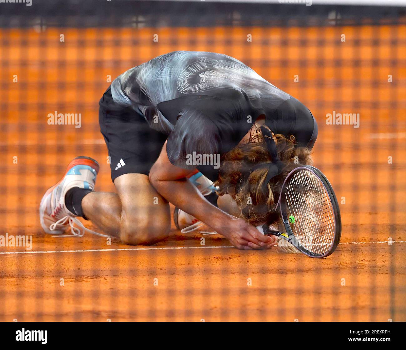 30 juillet 2023, Hambourg : tennis : Hamburg European Open (Tournament ATP), Rothenbaum tennis Stadium, hommes, simples, finale, Zverev (Allemagne) - Djere (Serbie). Alexander Zverev applaudit. Photo : Frank Molter/dpa Banque D'Images