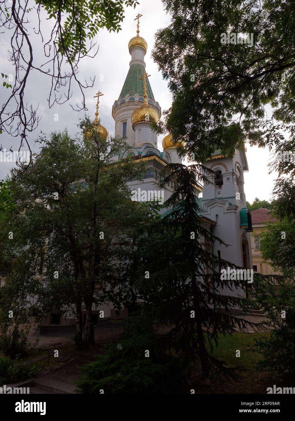Extérieur de l'église russe St Nicholas the Wonderworker située dans un parc à Sofia, Bulgarie, le 30 juillet 2023 Banque D'Images