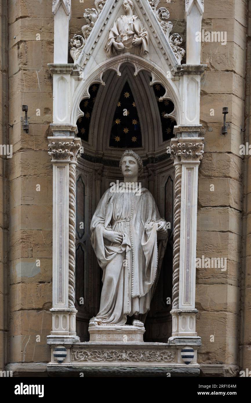 Statue de Saint Philippe dans le Tabernacle dans le périmètre extérieur de l'église d'Orsanmichele à Florence, Ital.y. Banque D'Images