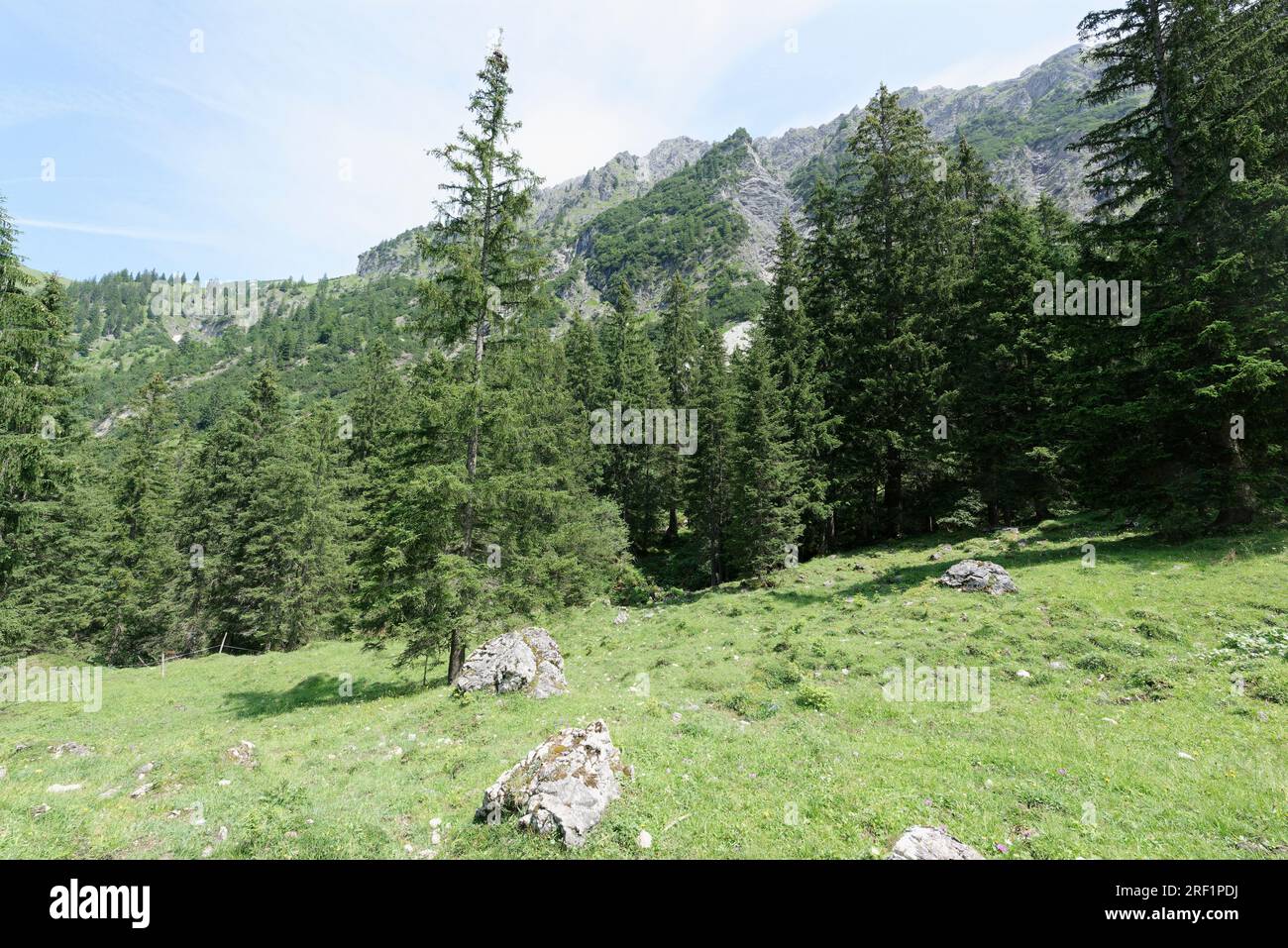 über „die Wand“ zum Schrecksee im Alpen. Banque D'Images