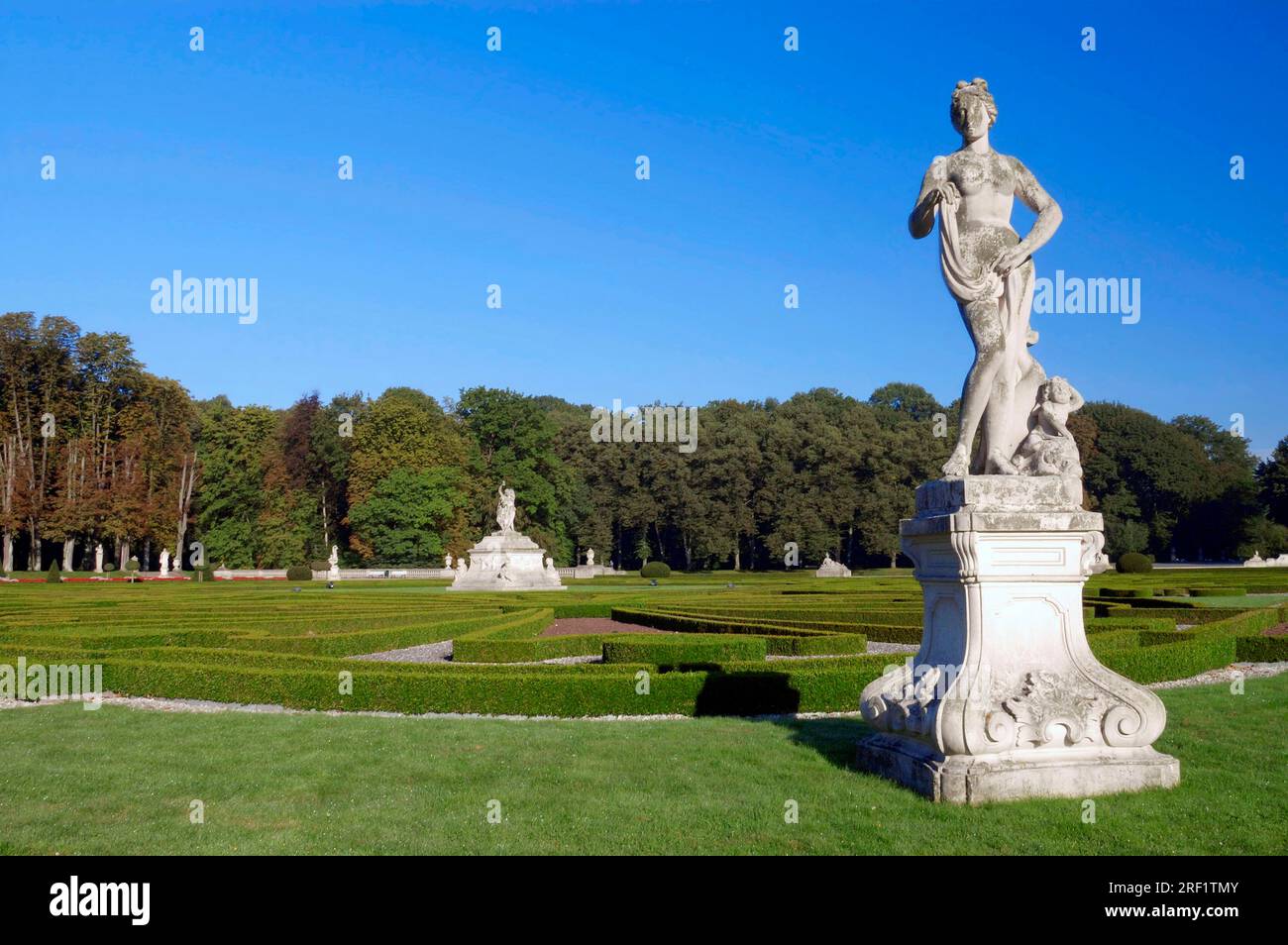 Statue dans le jardin du palais, Palais baroque de l'eau Nordkirchen, Rhénanie du Nord-Westphalie, Allemagne, Versailles Westphalien Banque D'Images