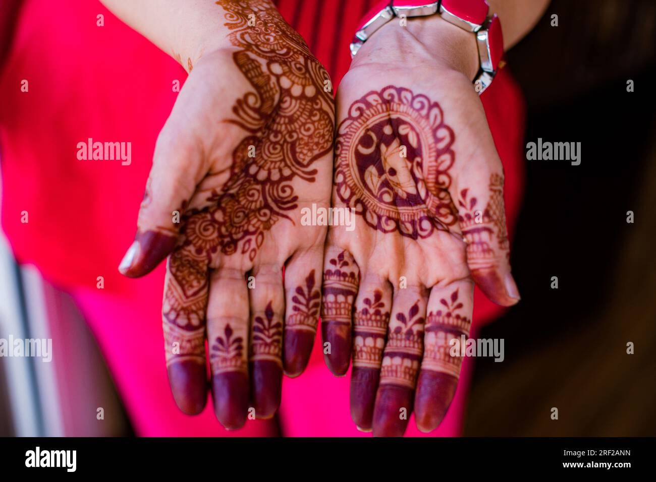 Kenyan Indien asiatique mariages hindous cérémonie traditionnelle Henna décoration Art Mehendi Mehndi Sangeet Havan photographes habituels du comté de Nairobi City Banque D'Images