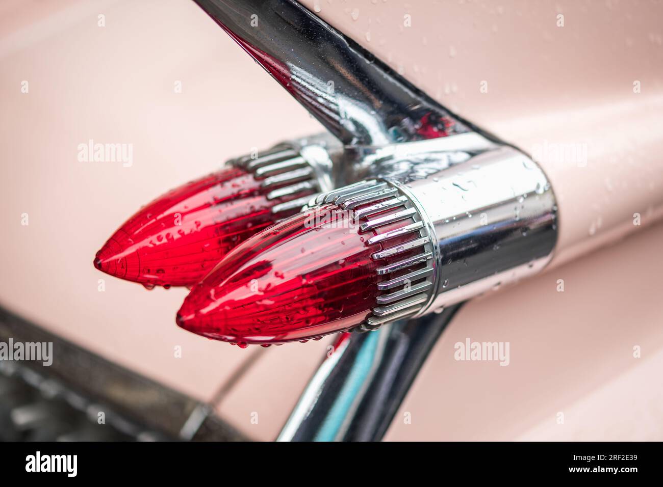 https://c8.alamy.com/compfr/2rf2e39/cadilac-eldorado-haifischflosse-oldtimer-auto-2rf2e39.jpg