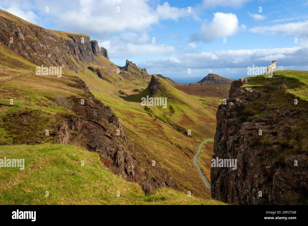 Le Quiraing et le tasseau de Bioda Buidhe, Trotternish, île de Skye Banque D'Images