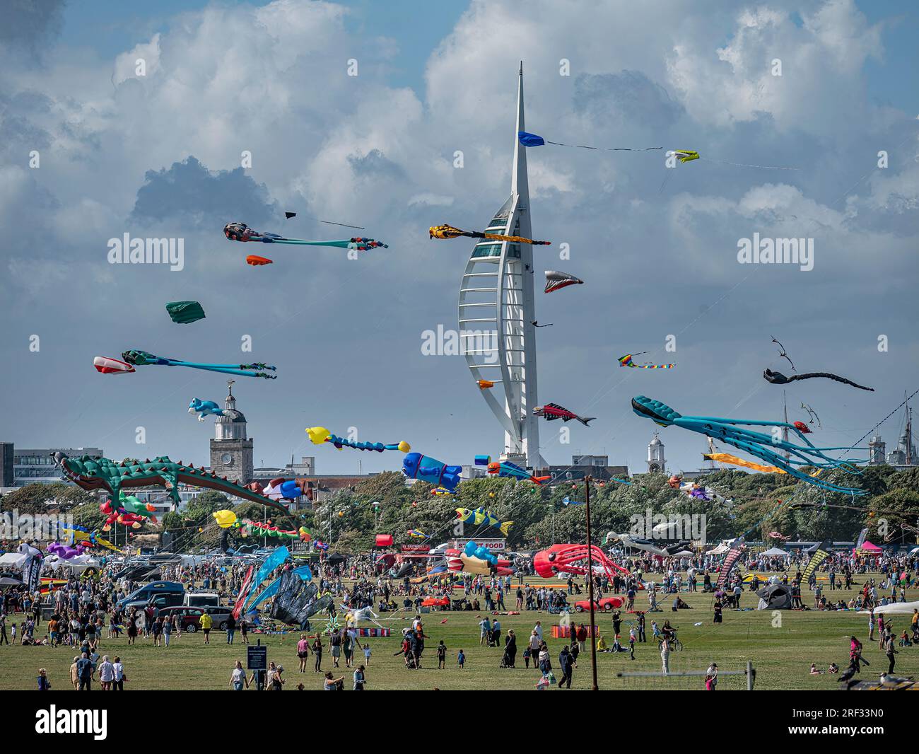 Vue d'ensemble du festival de kite Southsea en juillet 2023, Royaume-Uni. Banque D'Images