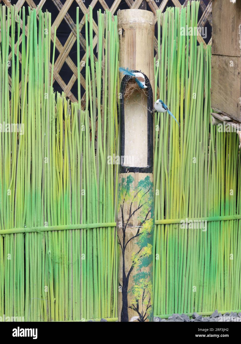 bambou maison d'oiseau bambou art artisanal en bambou Banque D'Images