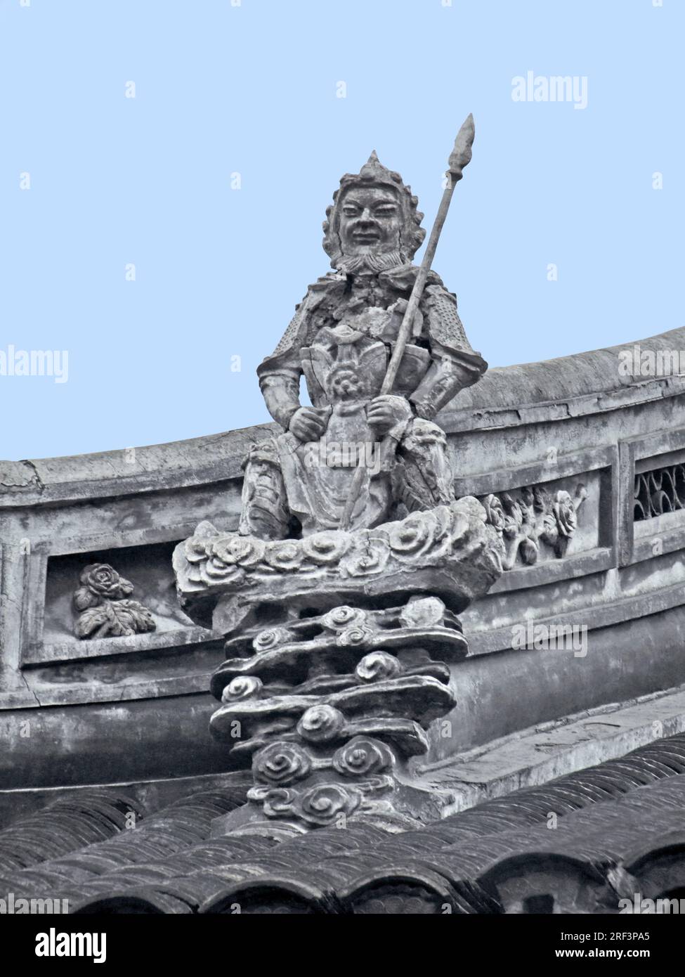 Détail architectural dont une sculpture en pierre historique au Temple du Bouddha de Jade à Shanghai (Chine) Banque D'Images