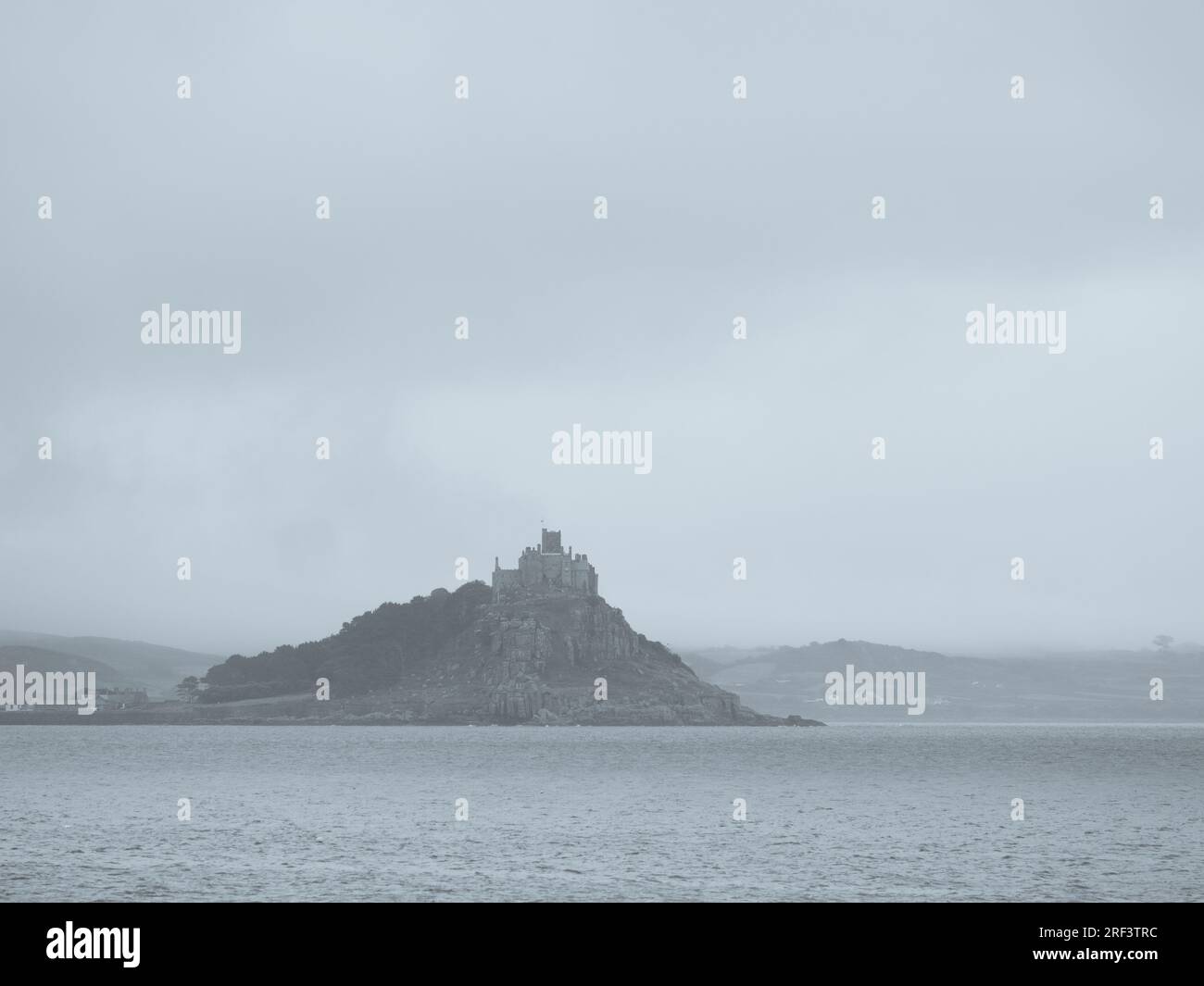 Black and White, St Michael's Mount, Karrek Loos yn Koos, Marazion, Penzance, Cornouailles, Angleterre, ROYAUME-UNI, GB. Banque D'Images