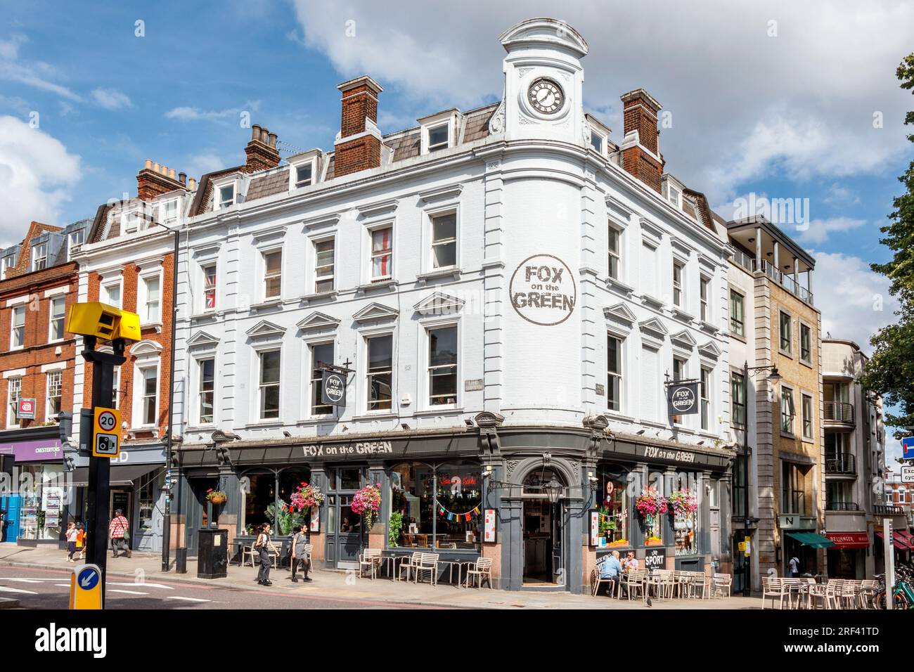 The Fox on the Green, une maison publique dans Upper Street à côté d'Islington Green, Londres, Royaume-Uni Banque D'Images
