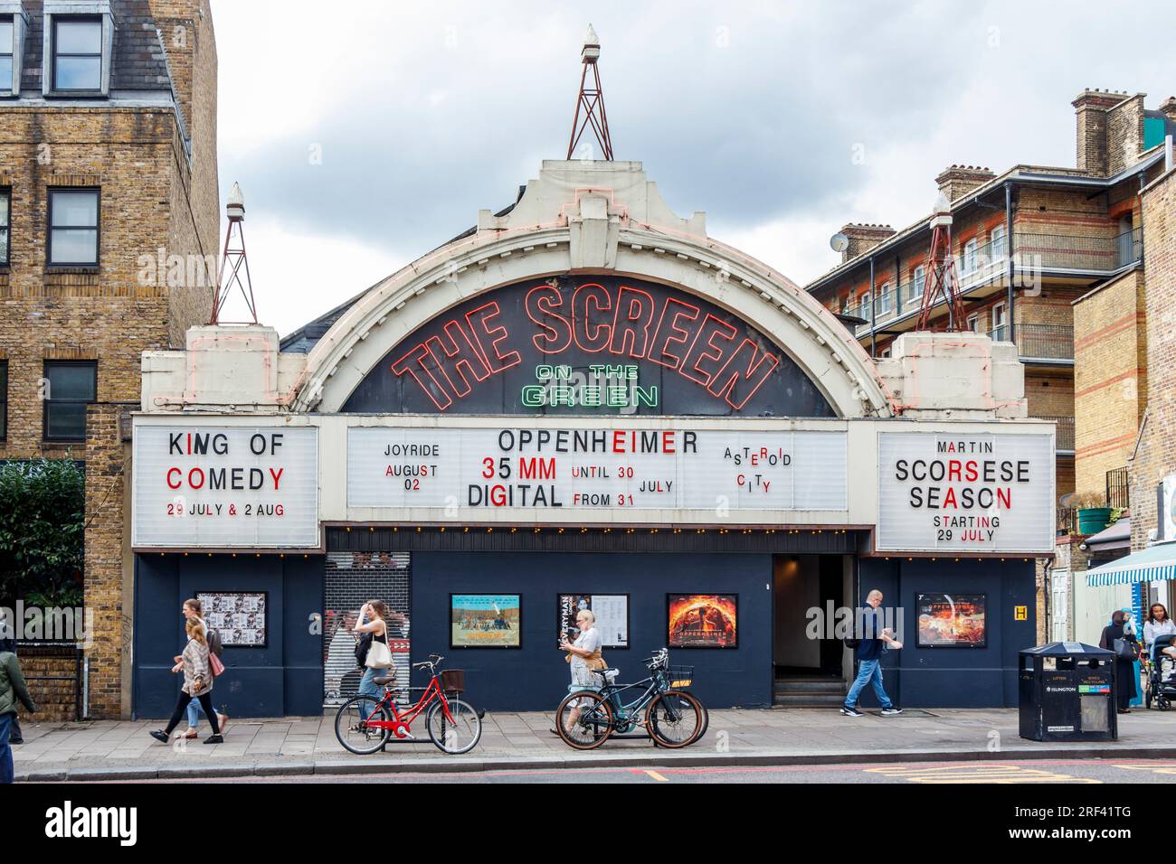 The Screen on the Green, un cinéma indépendant historique (montrant le film Oppenheimer) sur Upper Street, Islington, Londres, Royaume-Uni Banque D'Images