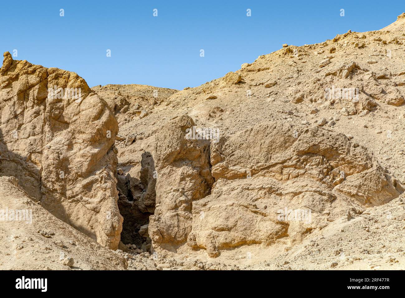 Paysage rocheux de la vallée des reines, site de tombes cachées des anciens pharaons égyptiens, près de Louxor, Egypte Banque D'Images