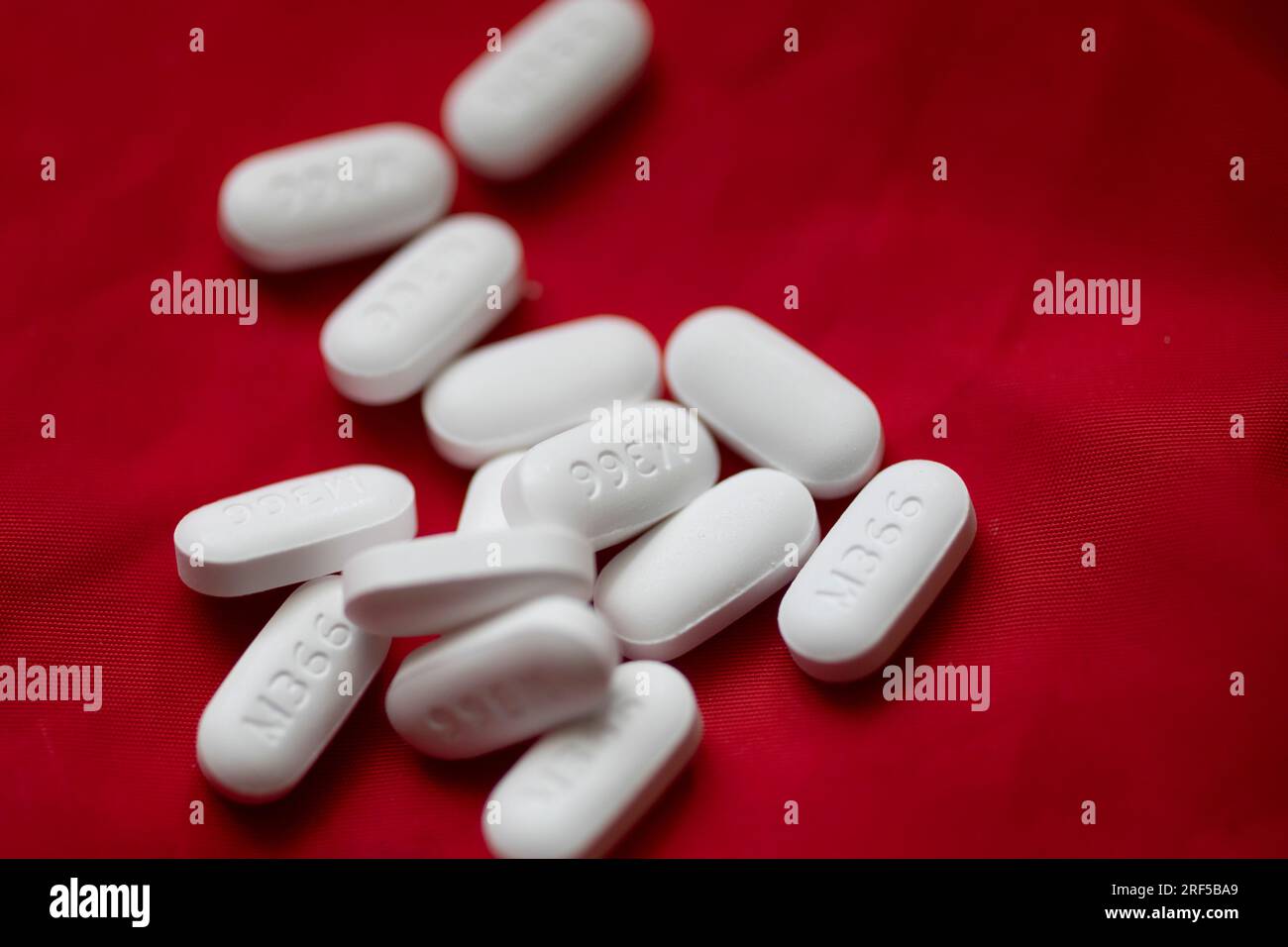 Pilules de prescription opioïdes hydrocodone-acétamine. Banque D'Images