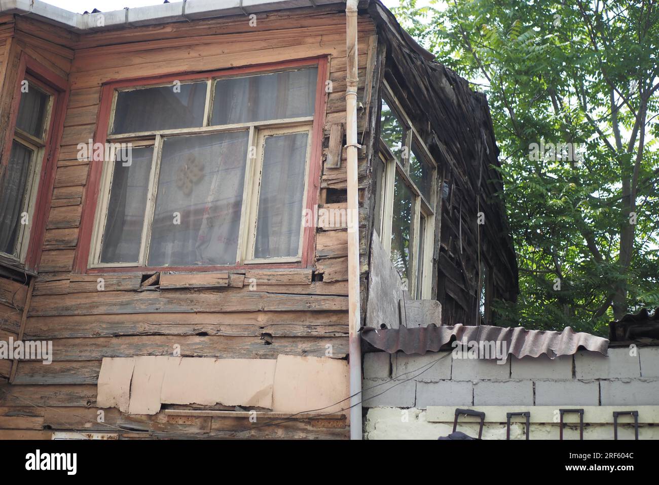 Ancienne maison abandonnée en turquie. Banque D'Images