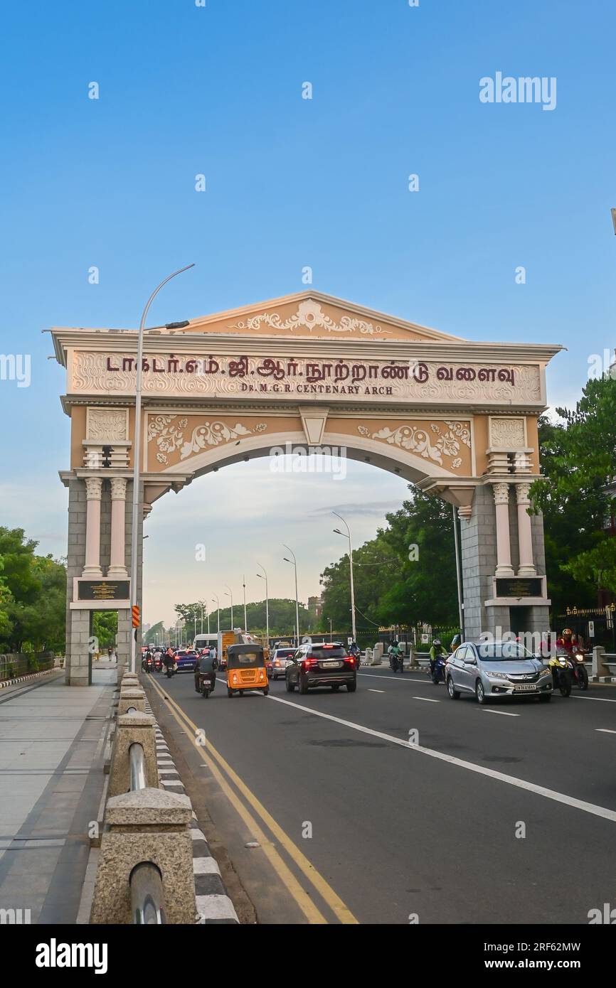 Chennai, Inde - 14 juillet 2023 : Arc centenaire du Dr MGR le long de Marina Beach, Chennai, Tamil Nadu, Inde. Banque D'Images