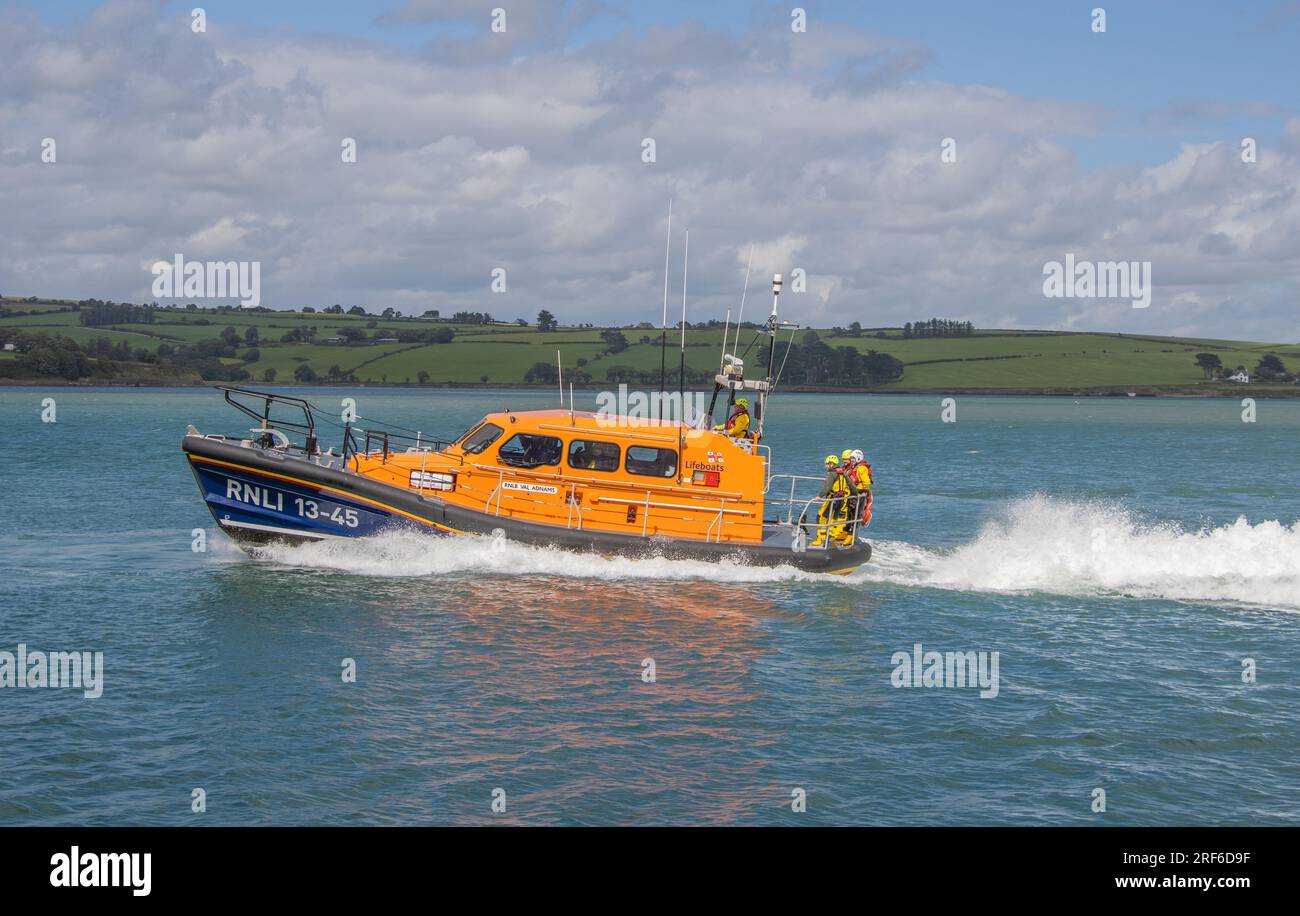 Courtmacsherry Harbour Lifeboat, 'Val Adnams', 13-45 à Courtmacsherry Regatta, juillet 2023 Banque D'Images