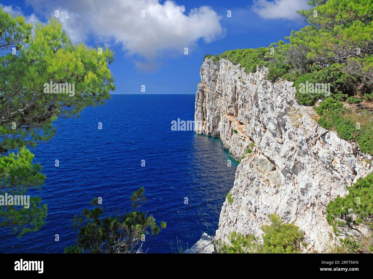 Insel der Steilküste Dugi otok in der Adria, Kroatien Banque D'Images