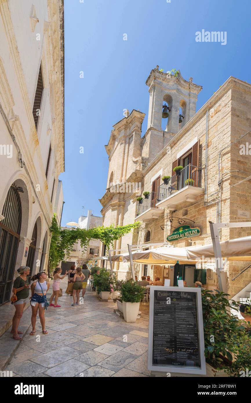 Via Mulini Street, Polignano a Mare, Pouilles, Italie, Europe Banque D'Images