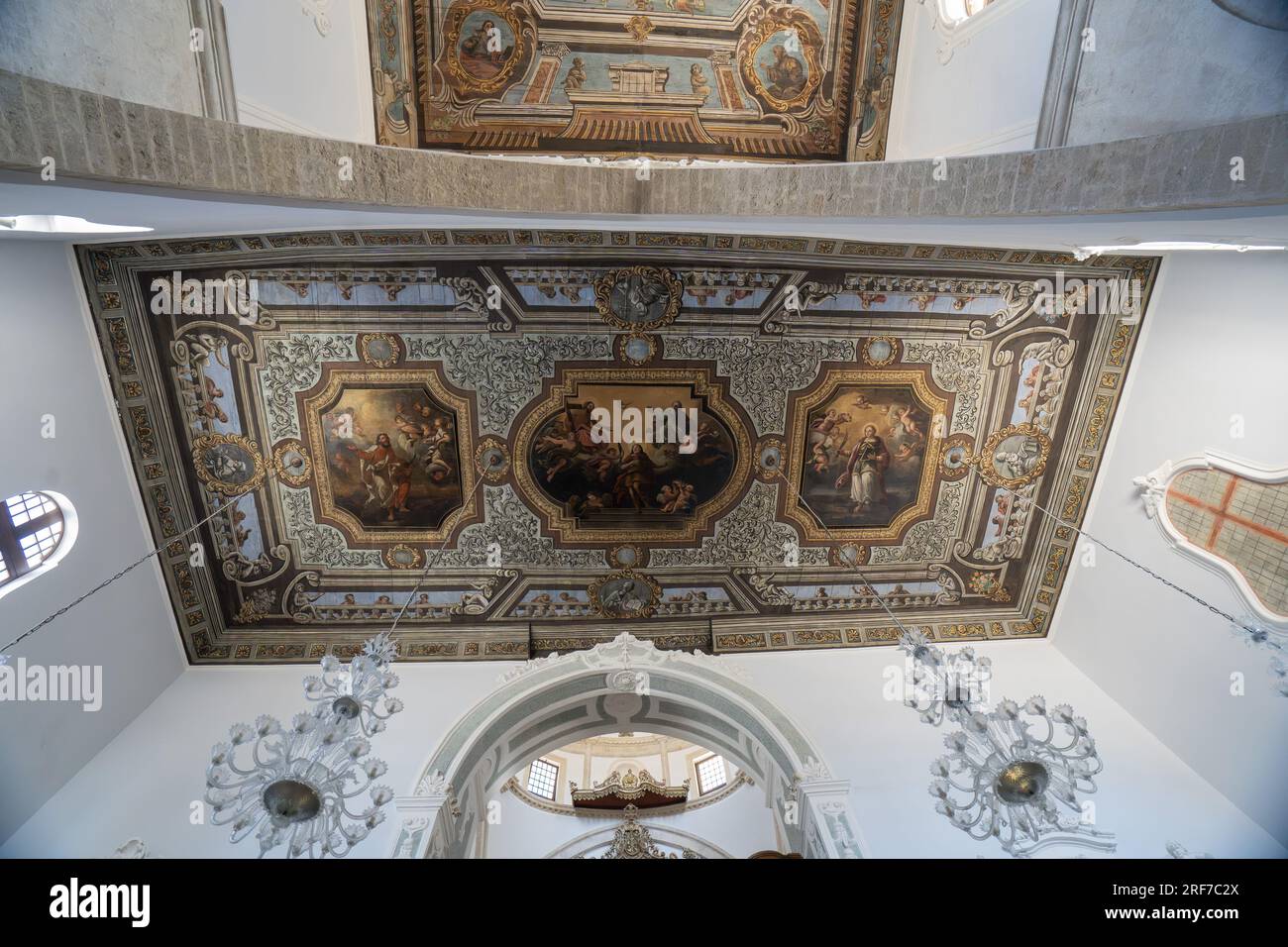Chiesa matrice di Santa Maria Assunta église, intérieur, Polignano a Mare, Pouilles, Italie, Europe Banque D'Images