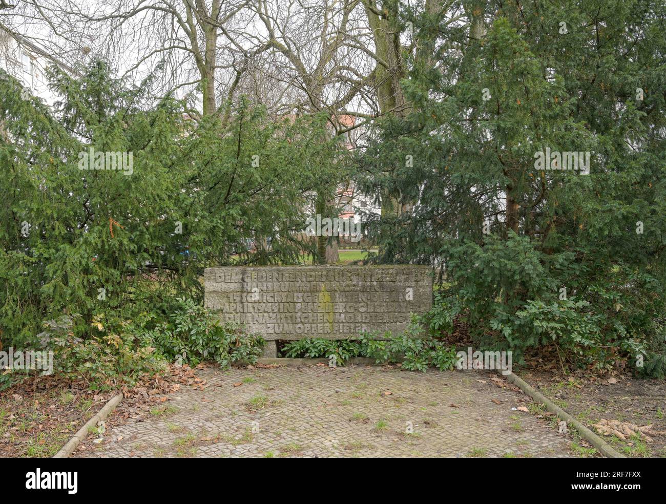 Gedenkstein, Erinnerung an die Opfer der Penzberger Mordnacht, Münchener Straße, Penzberger Straße, Schöneberg, Berlin, Allemagne Banque D'Images