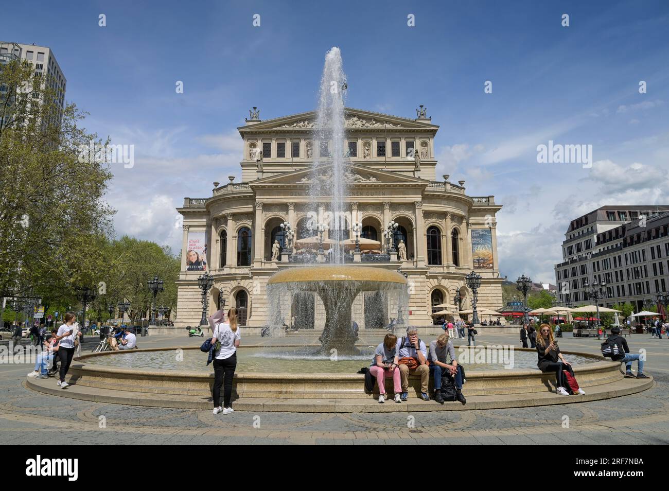 Lucae-Brunnen, Alte Oper, Opernplatz, Francfort-sur-le-main, Hessen, Allemagne Banque D'Images