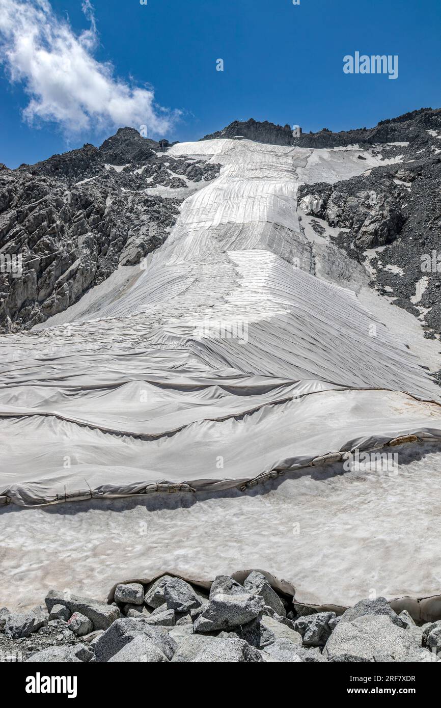 glace tonale recouverte de boucliers thermiques pour préserver la glace de la chaleur Banque D'Images